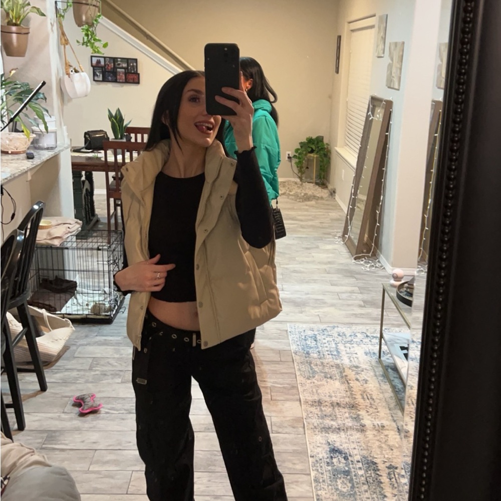 Stylish Cream Puffer Vest